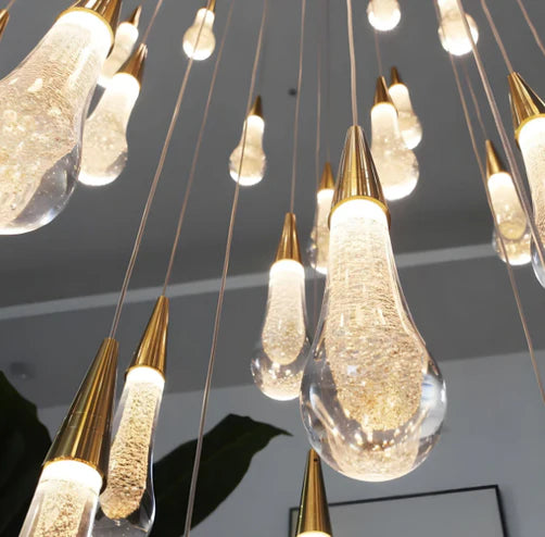 Lustre moderne en cristal en forme de goutte d'eau en forme de cascade, idéal pour un escalier ou un hall d'entrée
