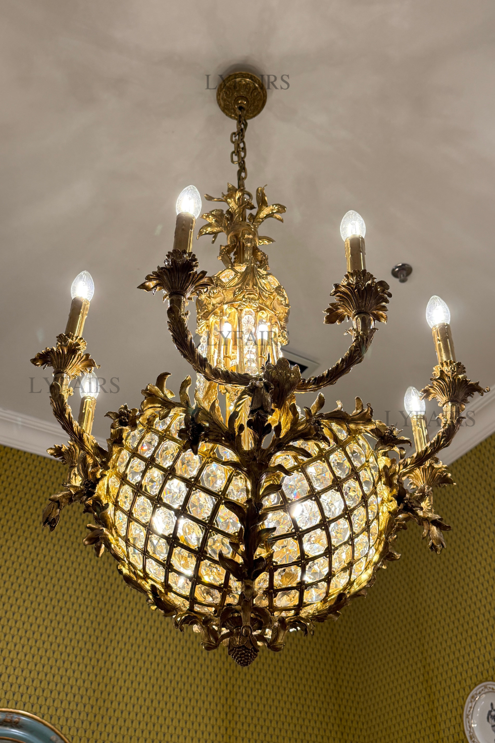 Lustre en cristal baroque inspiré de l'ananas LYFAIRS x FH&Home