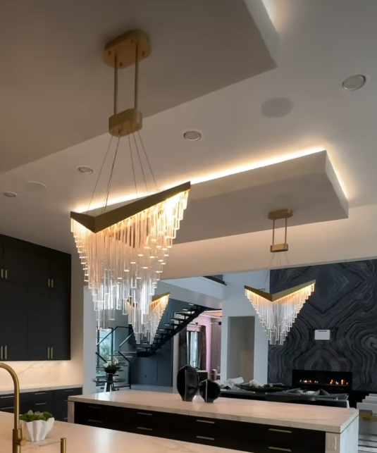 Modern Art Design Arrowhead Shaped Acrylic Rods Chandelier