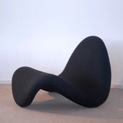 Poltrona lounge Tongue dal design creativo