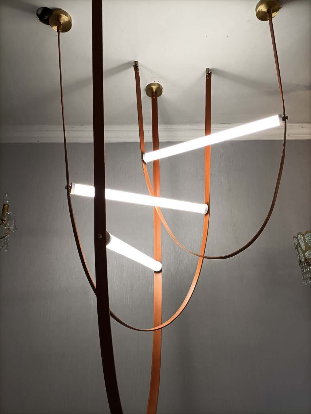 Lustre design en forme de U avec tube en verre à LED